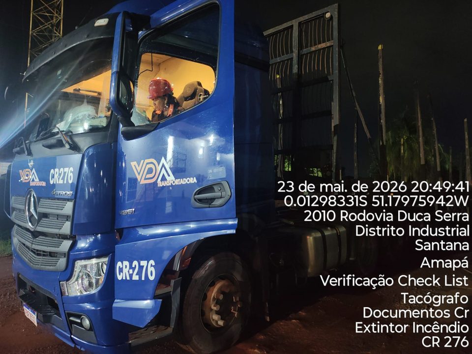 Caminhão CR-276 VDA azul — Inspeção noturna