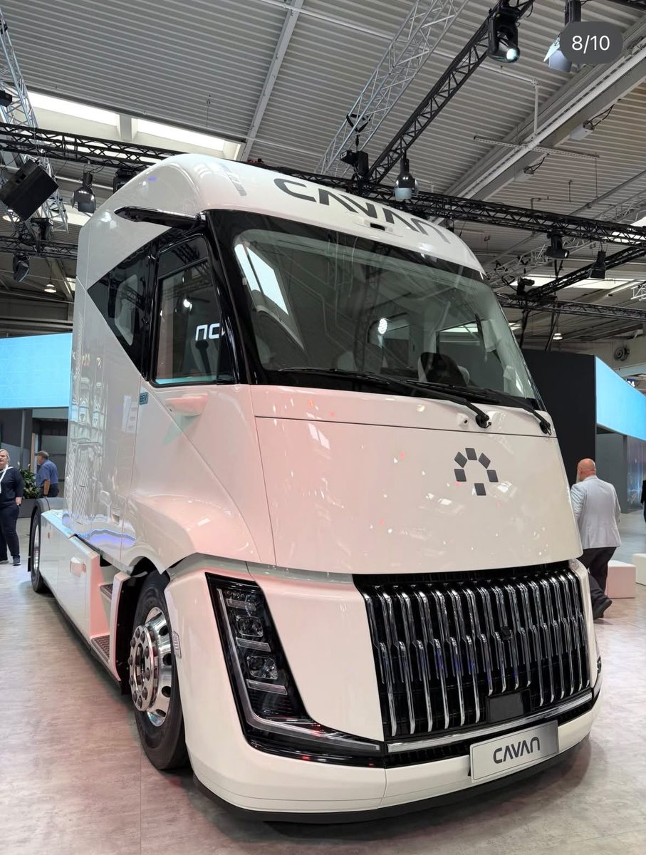 Caminhão elétrico conceito CAVAN em exposição na IAA Transportation 2026