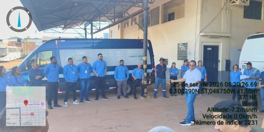 Colaboradores reunidos para a campanha Setembro Amarelo