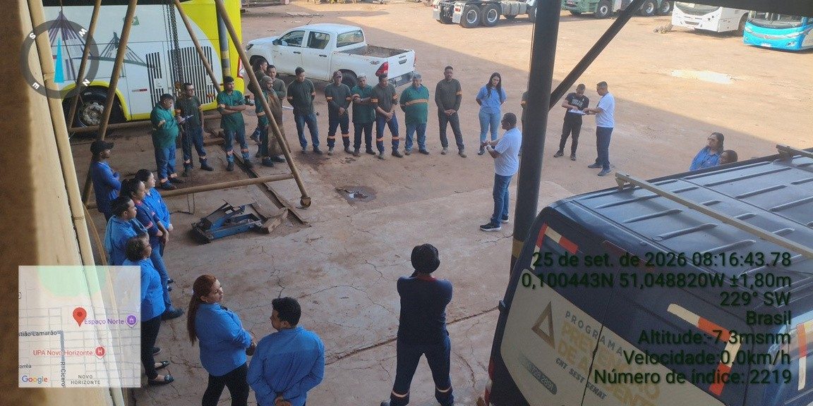 Equipe operacional durante a palestra de conscientização