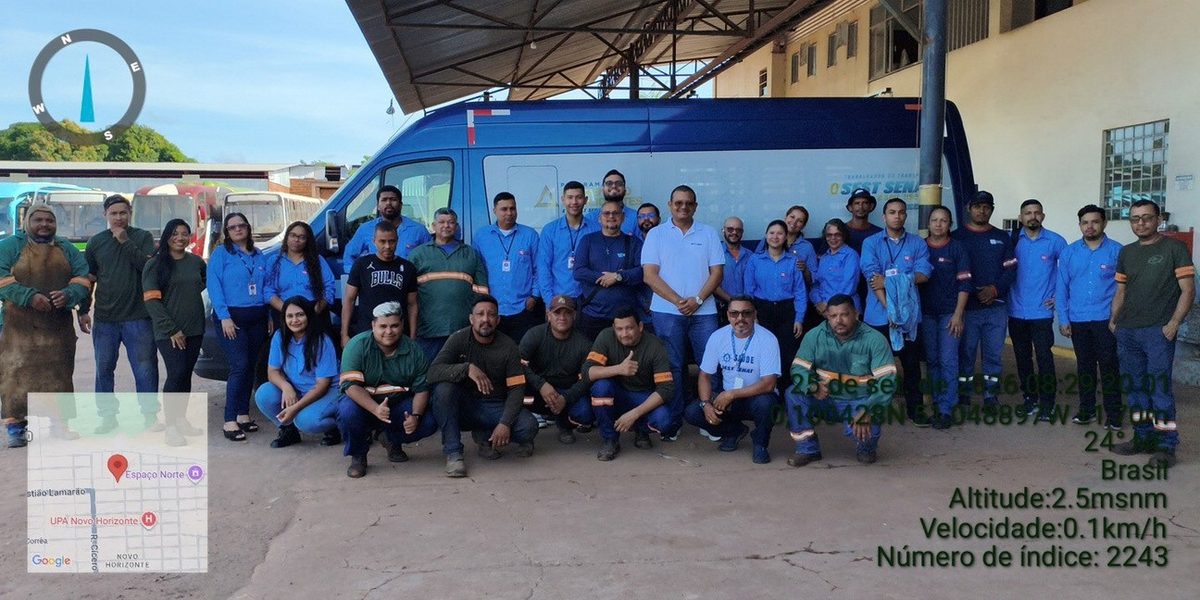 Foto de grupo com representantes da VDA Amapá, SMART, CD Cardoso, FLP e Amazon Bus